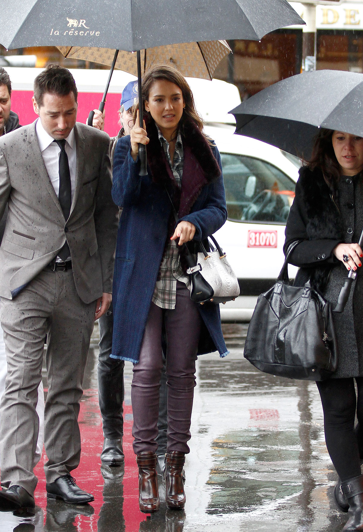 Jessica Alba strolling in Paris