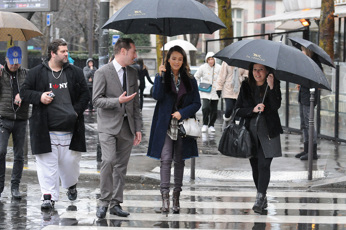 Jessica Alba strolling in Paris