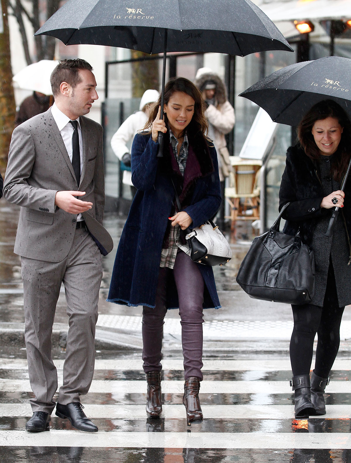 Jessica Alba strolling in Paris