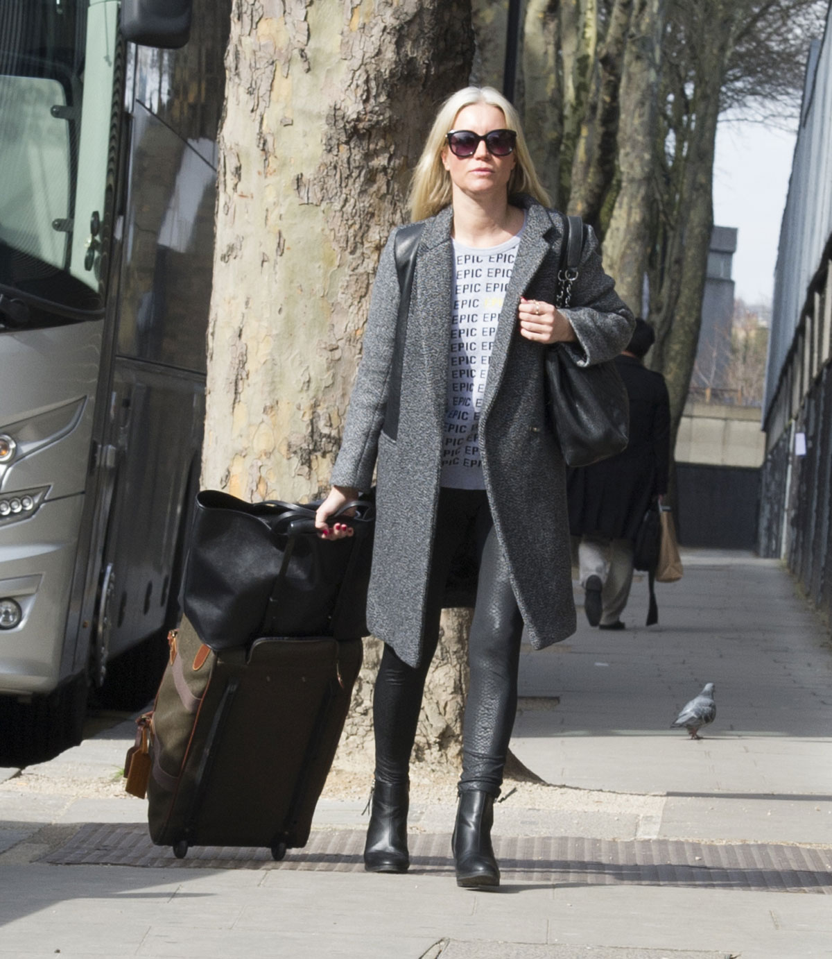 Denise van Outen heads off to Euston train station