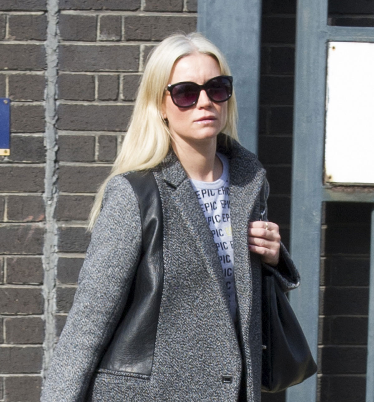 Denise van Outen heads off to Euston train station