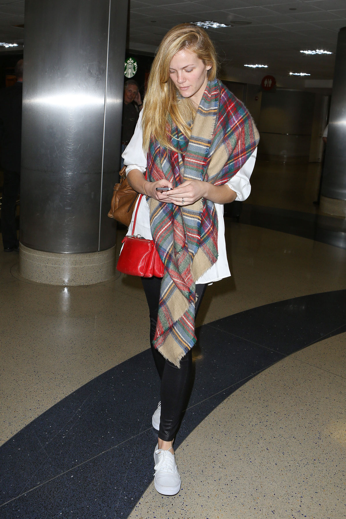 Brooklyn Decker at LAX