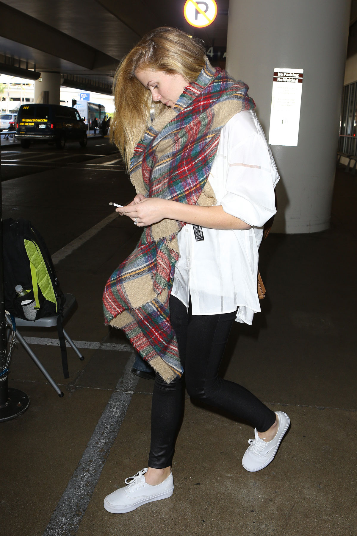 Brooklyn Decker at LAX