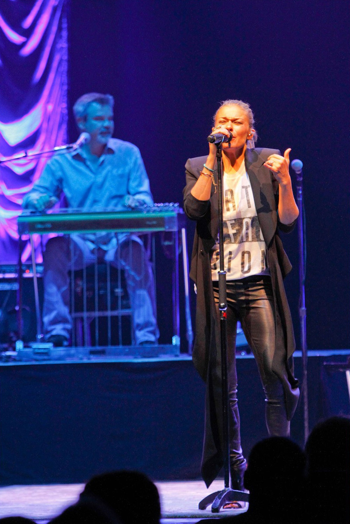 LeAnn Rimes performs at the Moody Theater