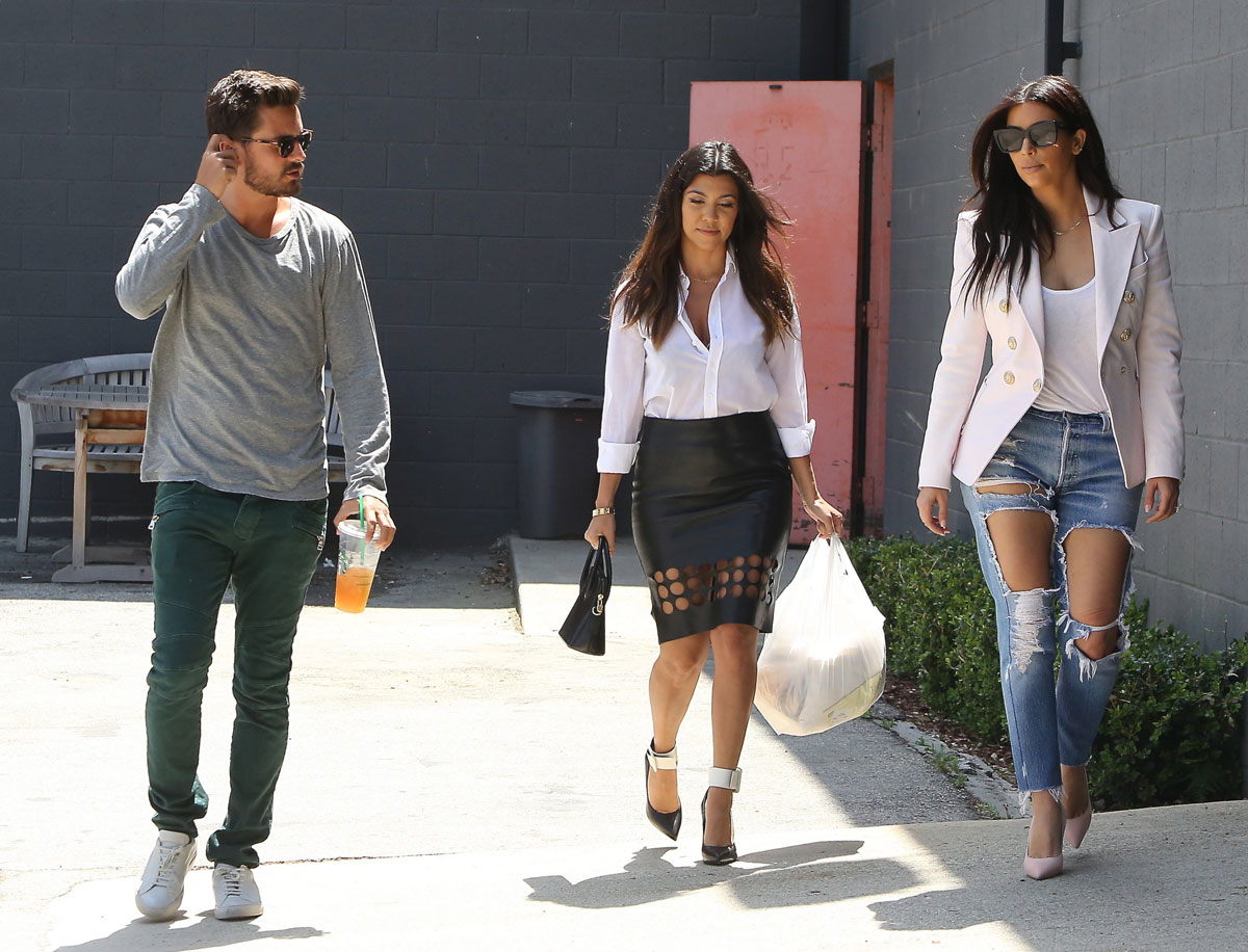 Kim and Kourtney Kardashian at Starbucks and shopping