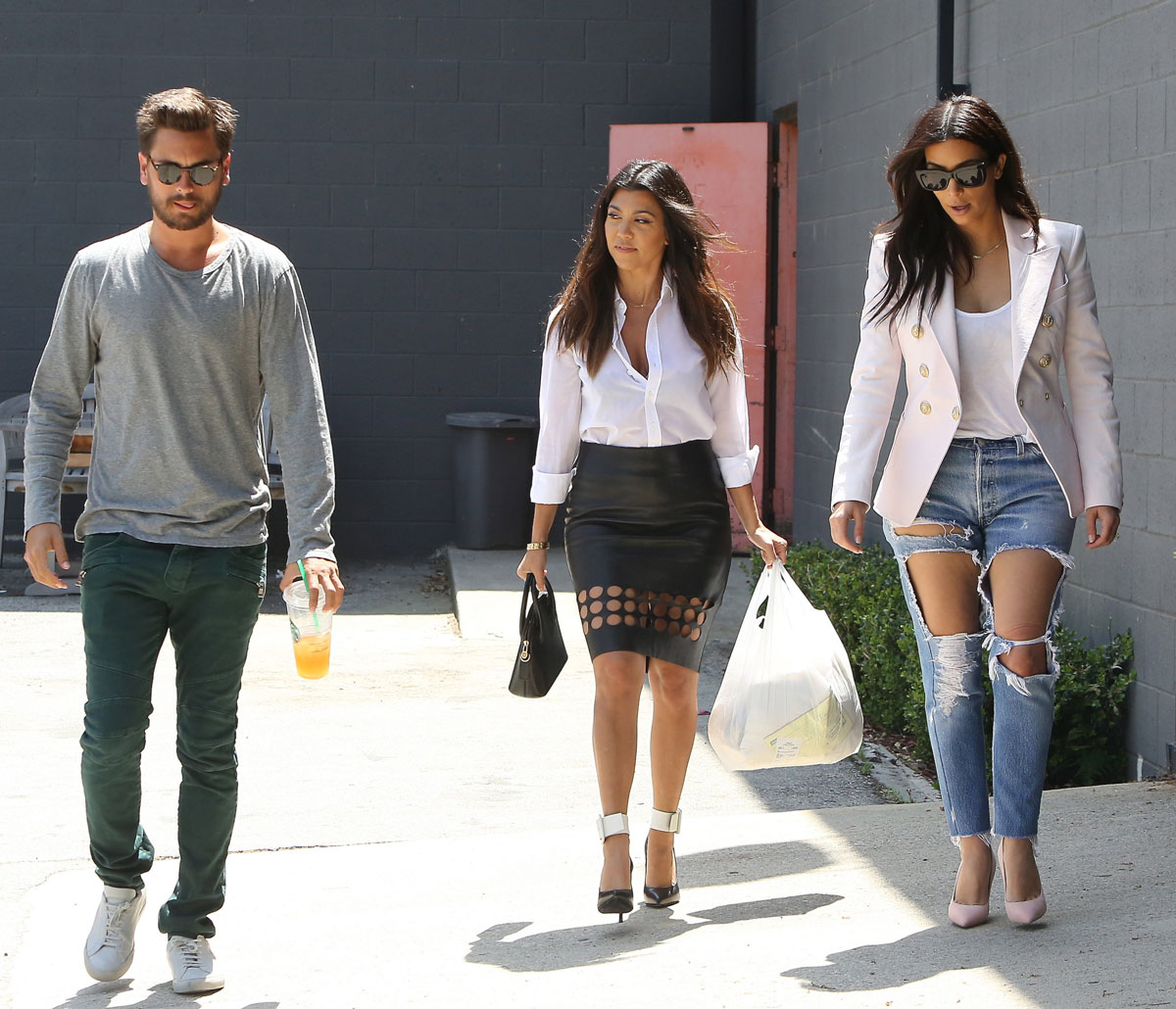 Kim and Kourtney Kardashian at Starbucks and shopping