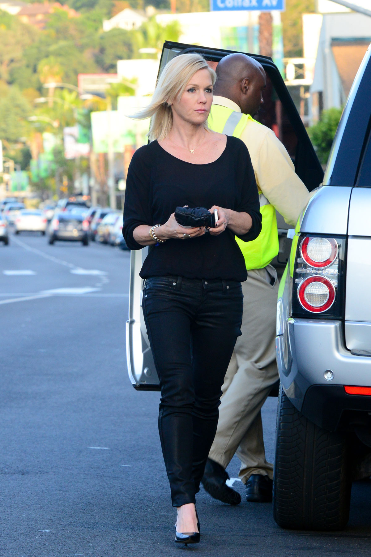 Jennie Garth at Fire Fly restaurant