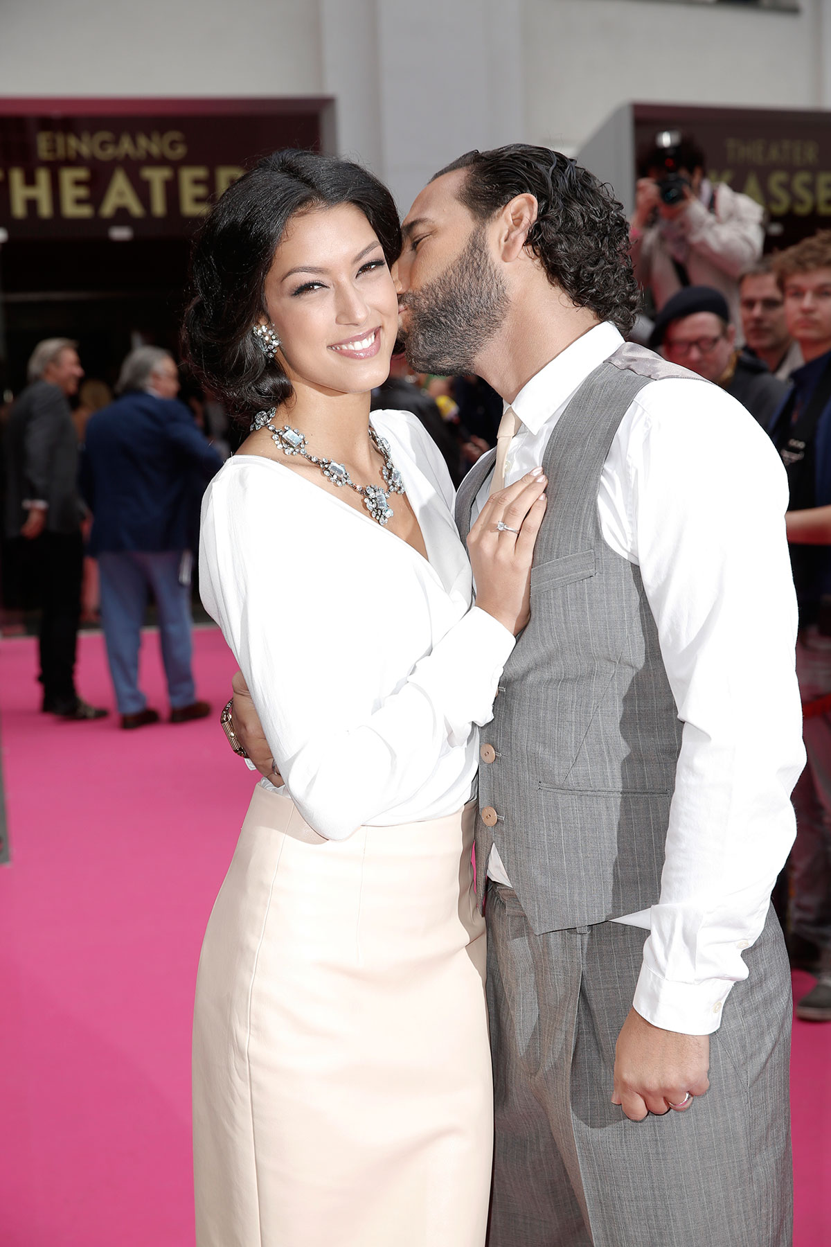 Rebecca Mir attends Dirty Dancing Das Orginal premiere live