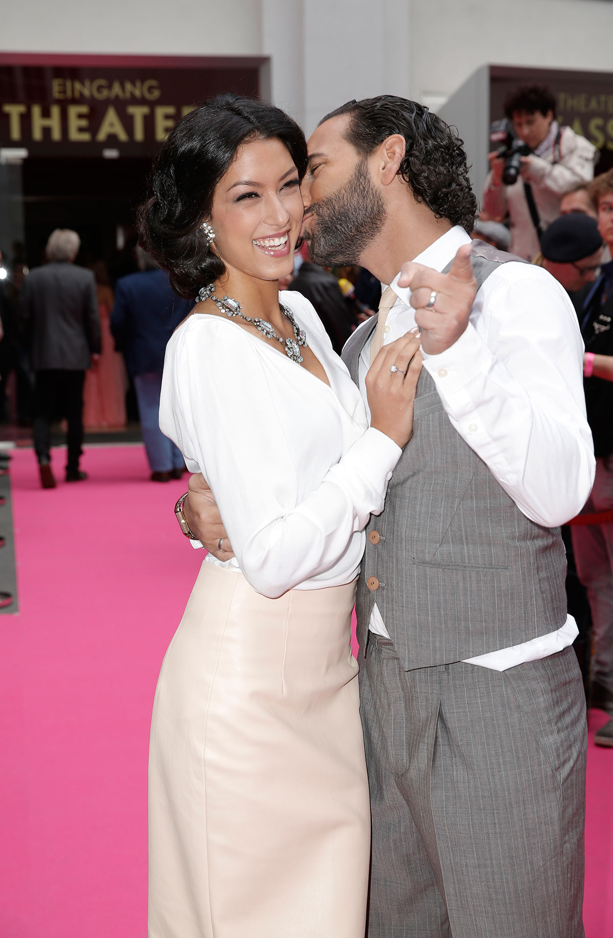 Rebecca Mir attends Dirty Dancing Das Orginal premiere live