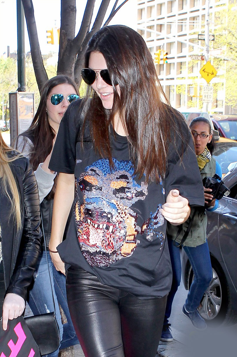Kendall Jenner heads to her half-sister Kim Kardashian‘s apartment