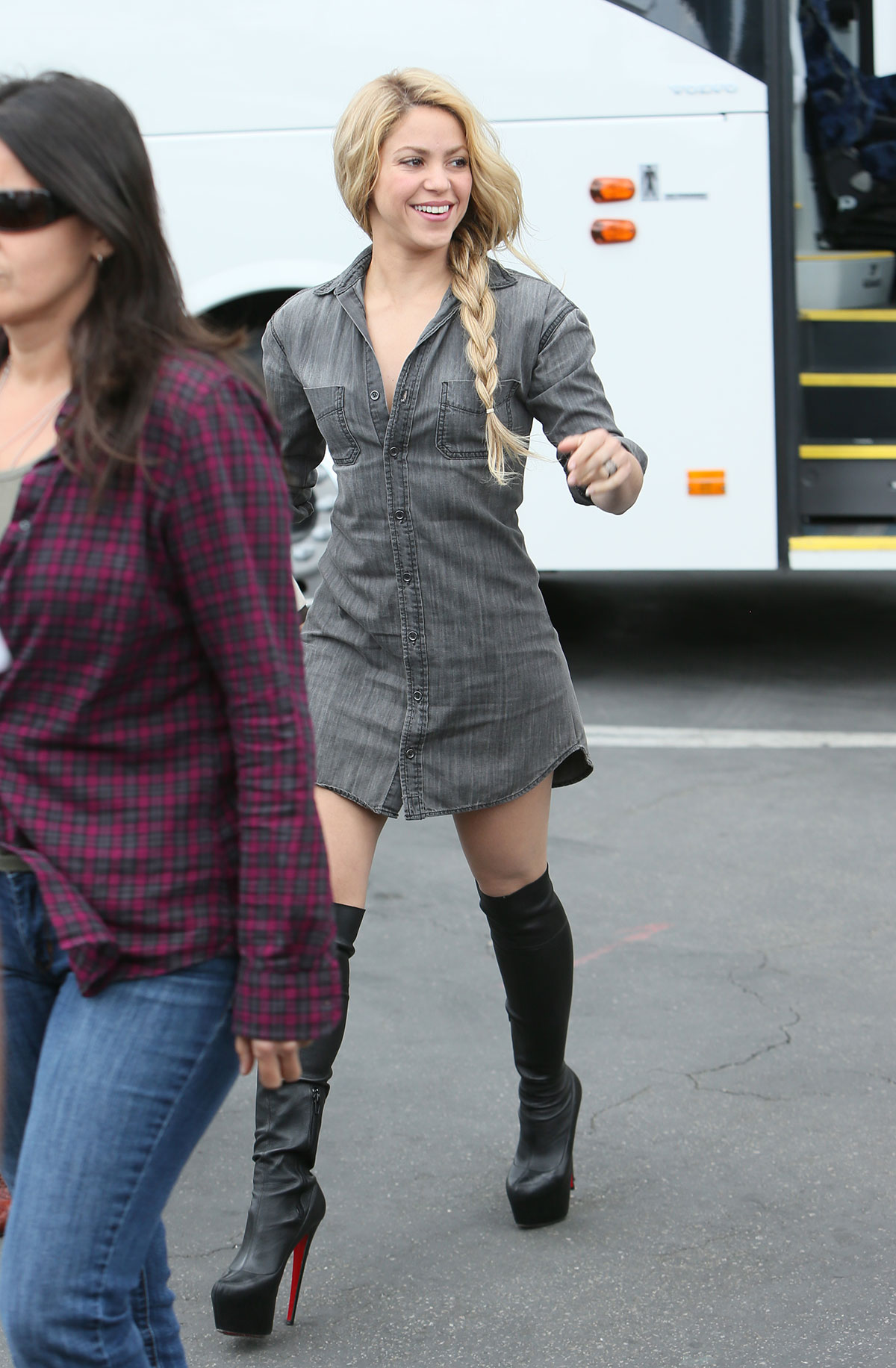 Shakira at Universal Studios Hollywood for appearance on Extra