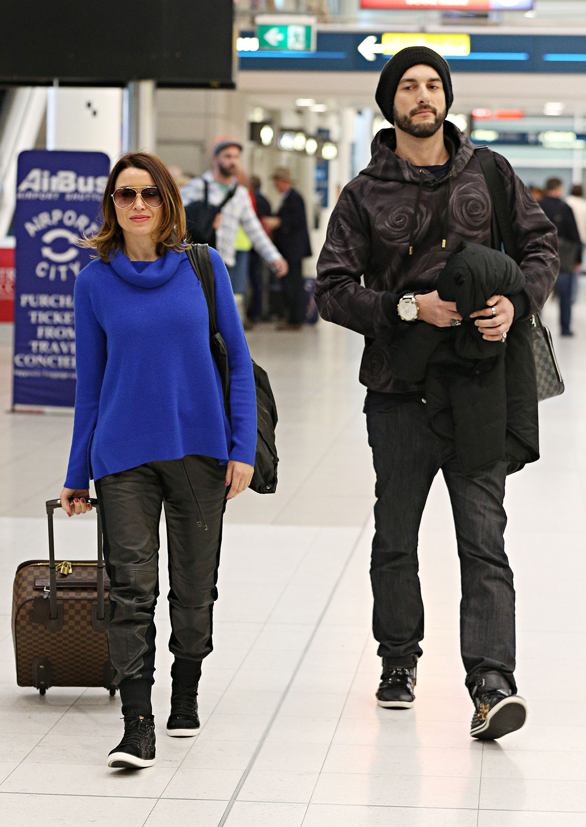 Dannii Minogue at Sydney airport