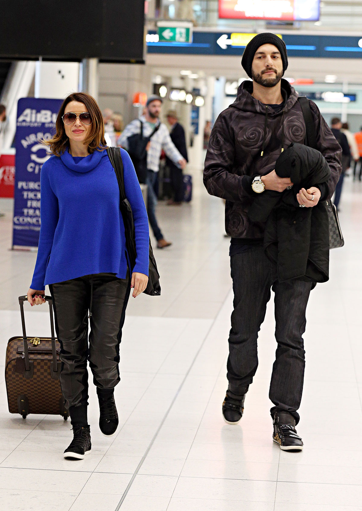 Dannii Minogue at Sydney airport