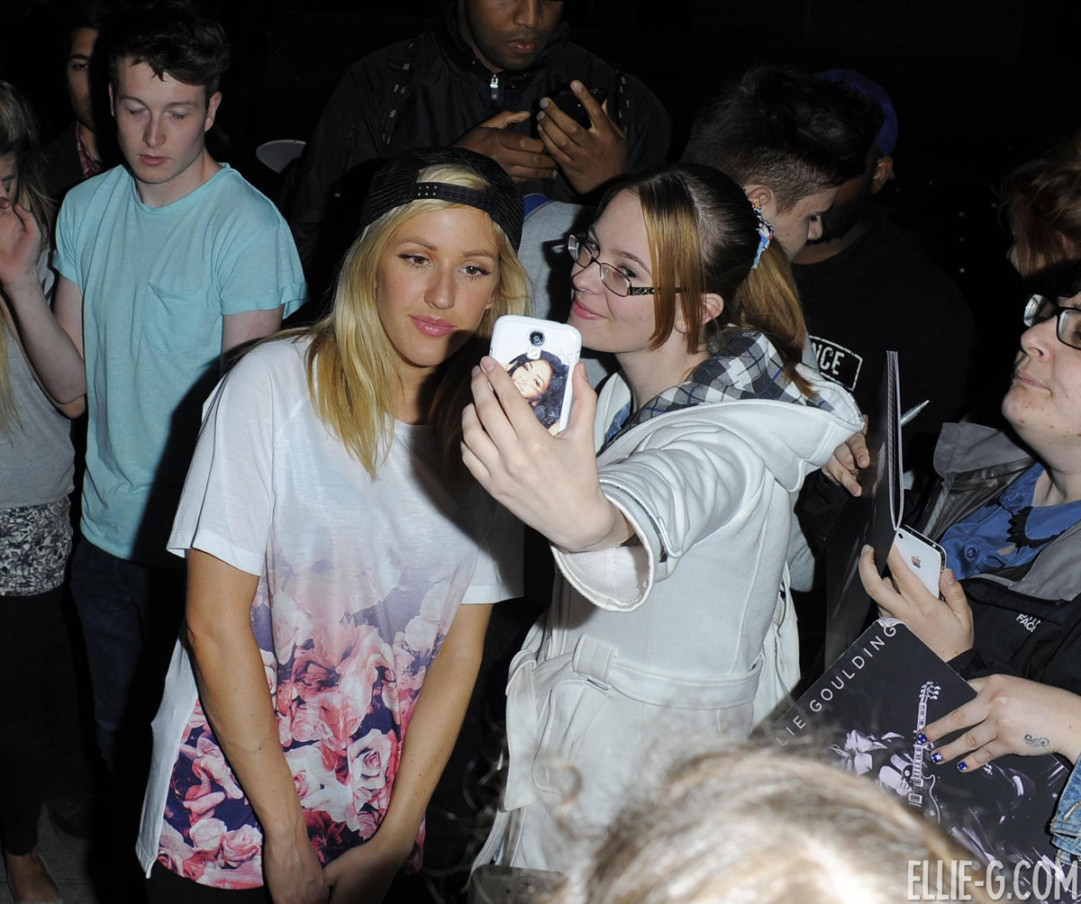 Ellie Goulding greets her fans outside the BBC Radio1