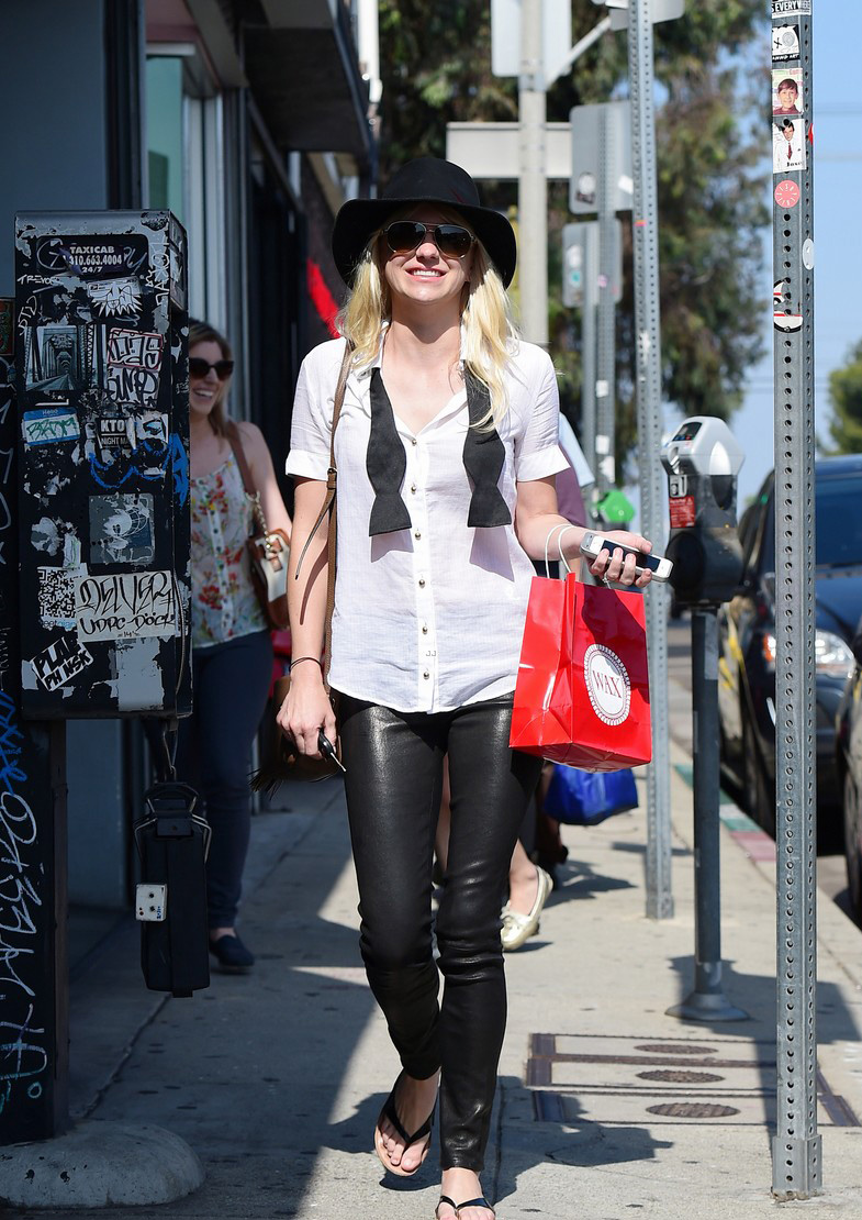 Anna Faris at Wax Melrose in Los Angeles