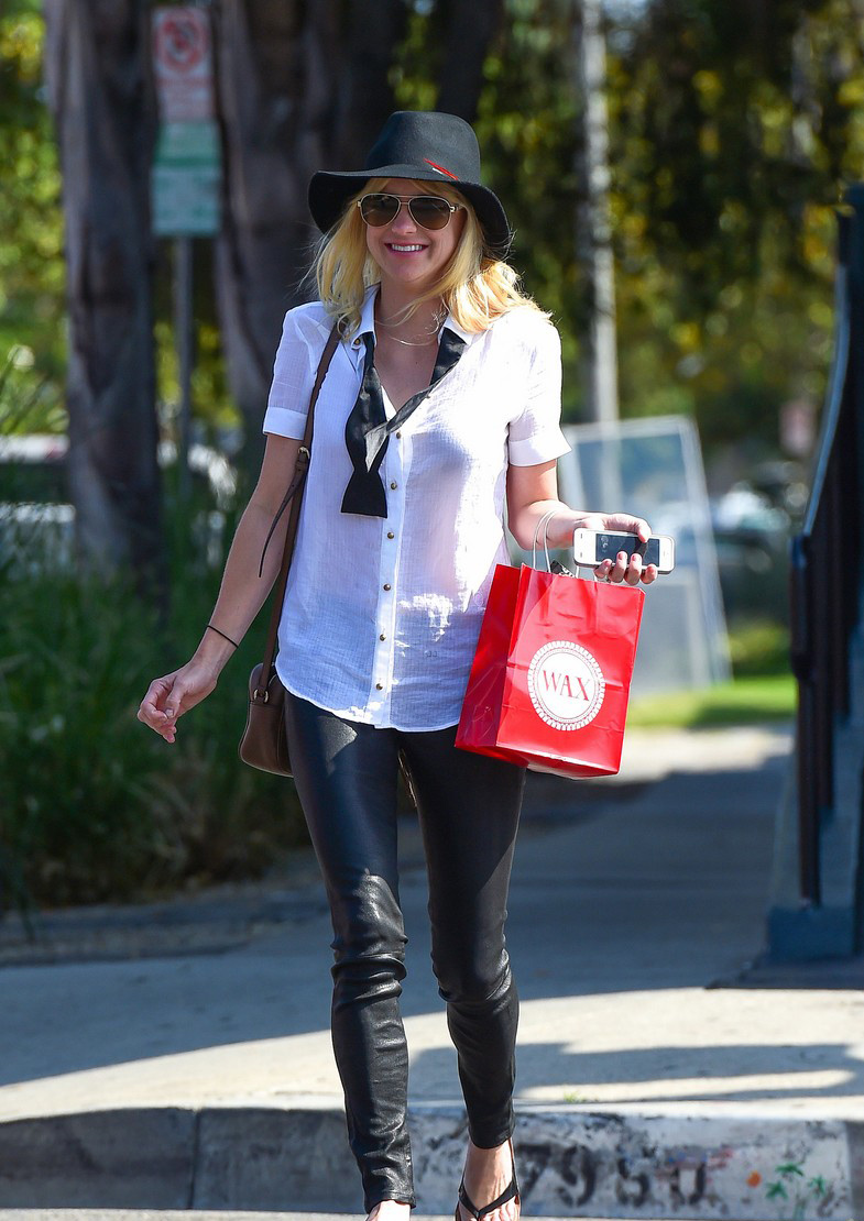 Anna Faris at Wax Melrose in Los Angeles