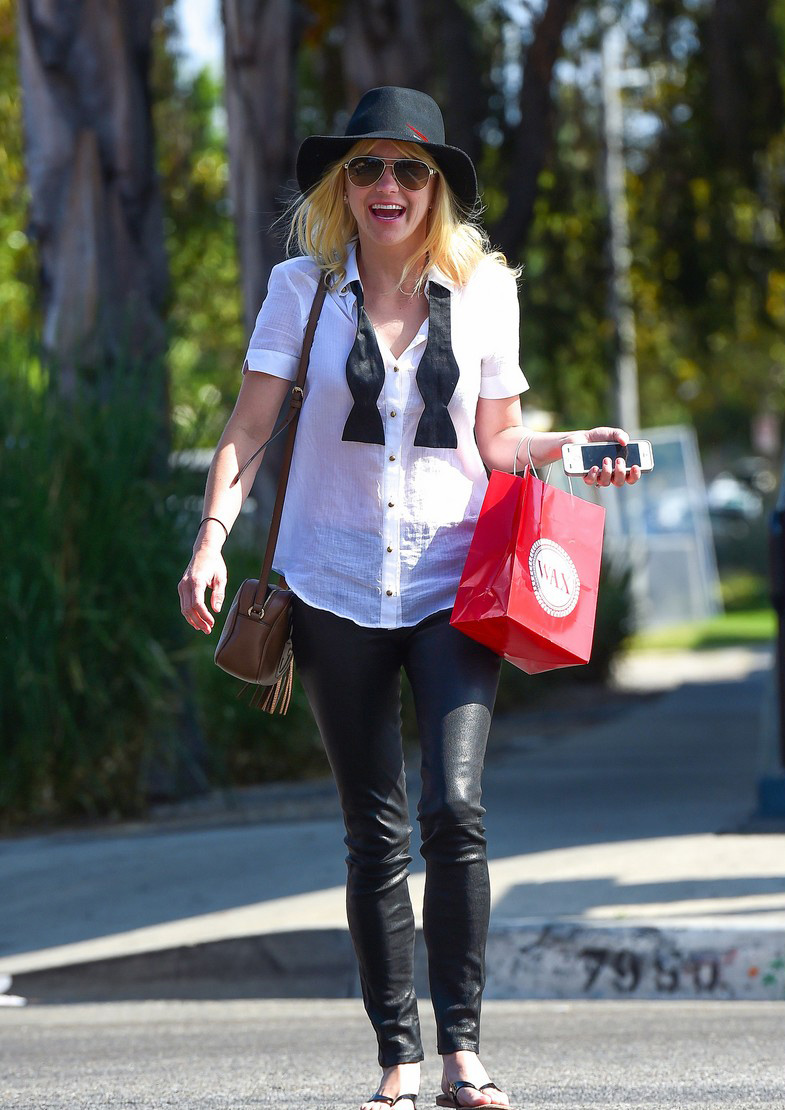 Anna Faris at Wax Melrose in Los Angeles