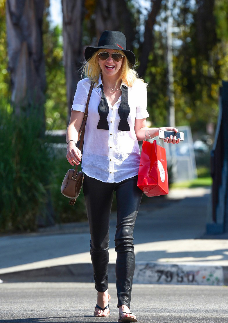 Anna Faris at Wax Melrose in Los Angeles