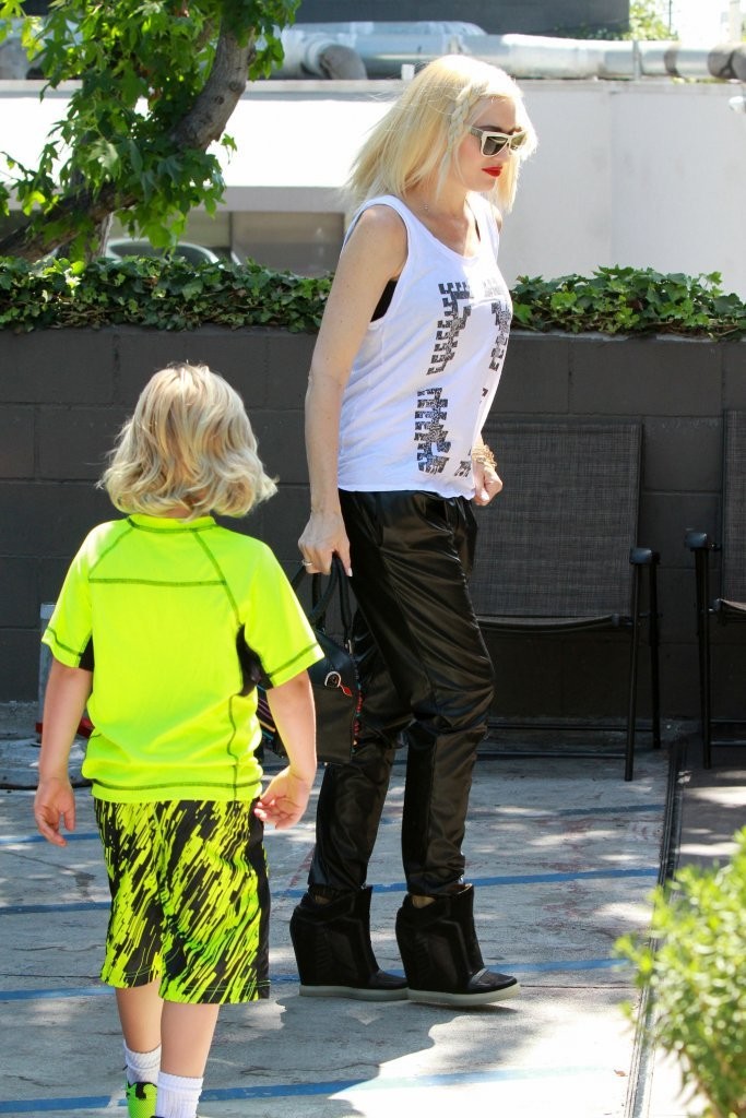 Gwen Stefani stops by the salon in West Hollywood
