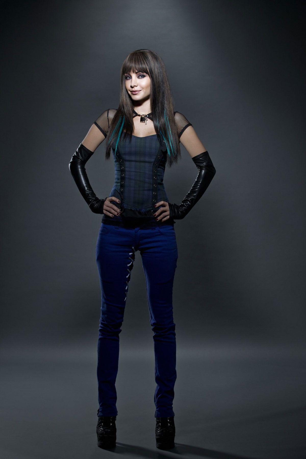 Ksenia Solo Lost Girl Season 4 promoshoot