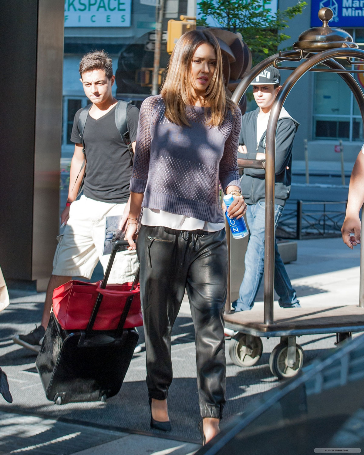 Jessica Alba arriving at SiriusXM Studio in NYC