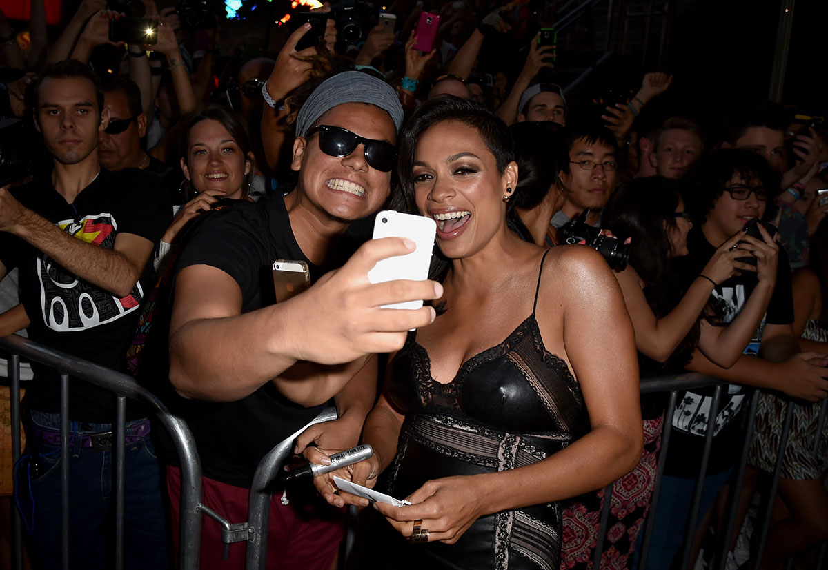 Rosario Dawson attends Sin City A Dame to Kill For Hollywood Premiere