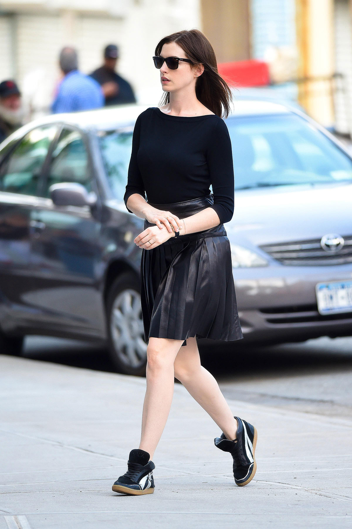 Anne Hathaway The Intern set candids in NYC