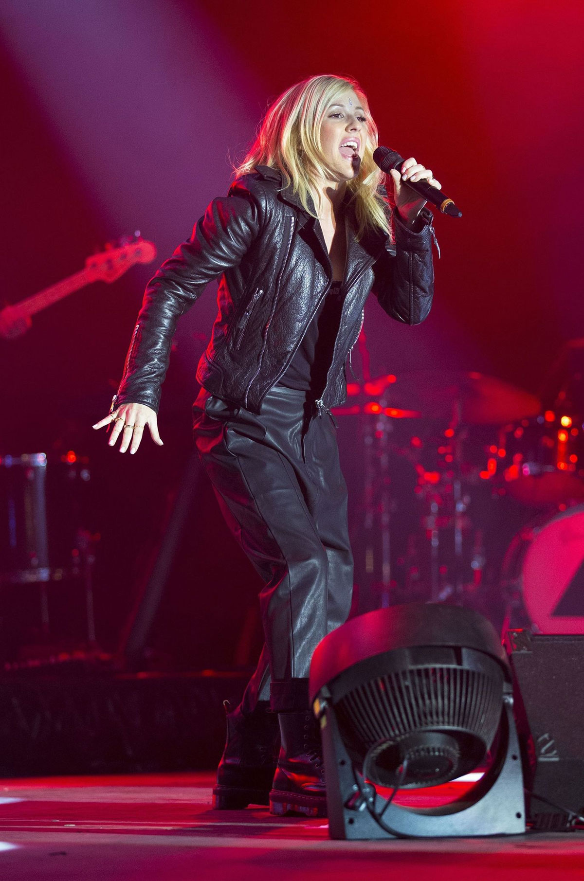 Ellie Goulding performs at Sundown Festival