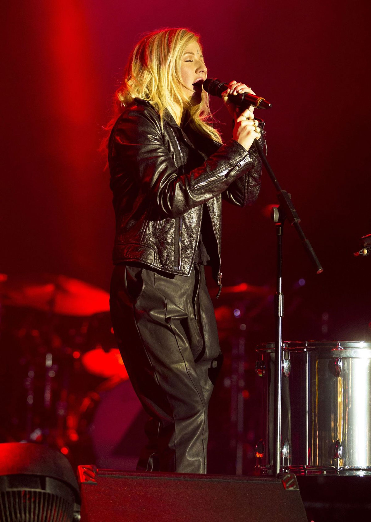 Ellie Goulding performs at Sundown Festival