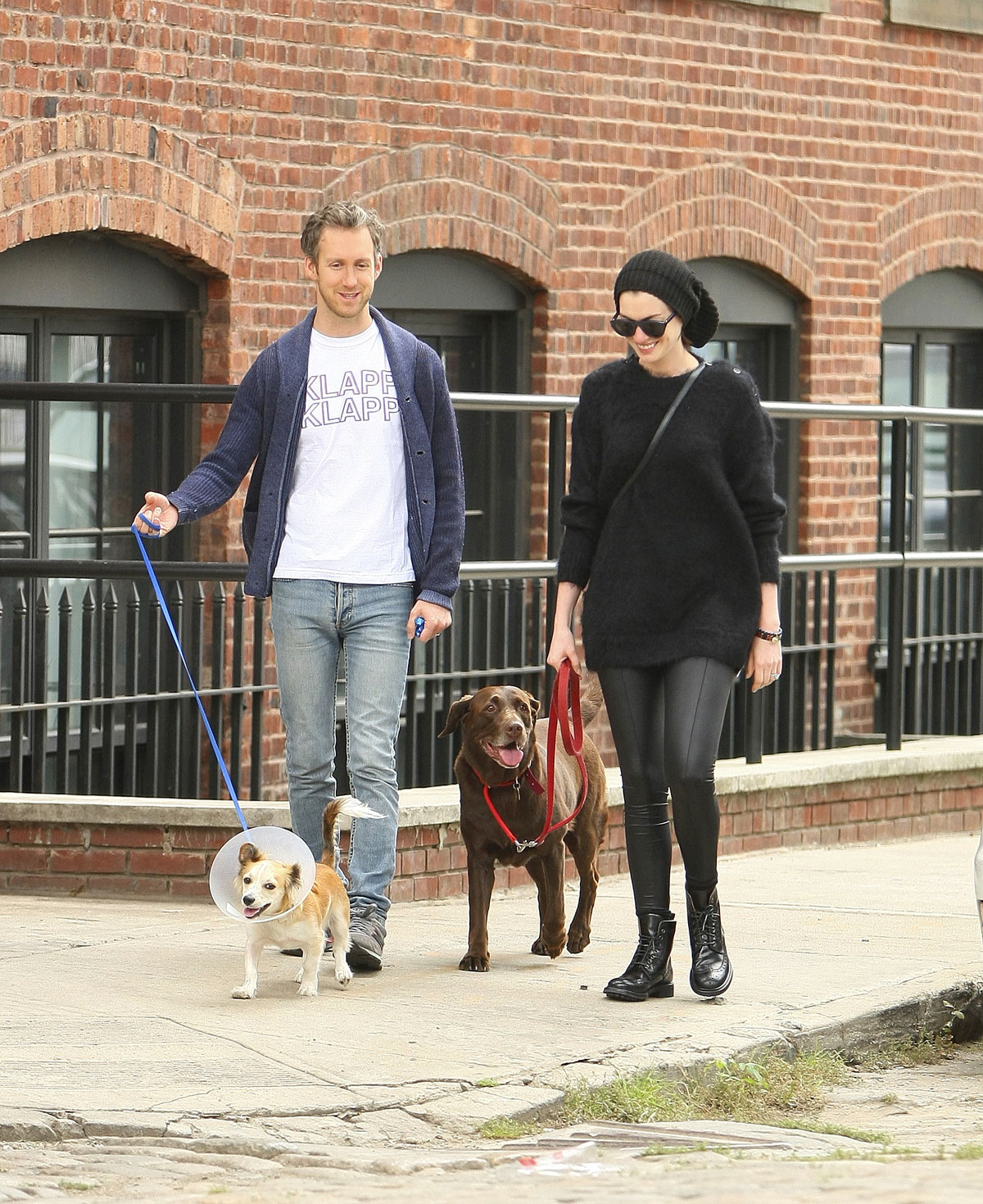 Anne Hathaway out in NYC