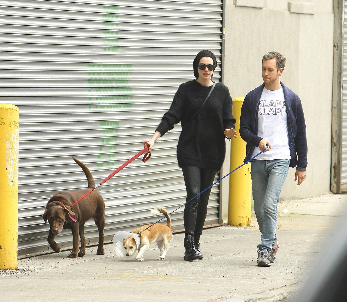 Anne Hathaway out in NYC