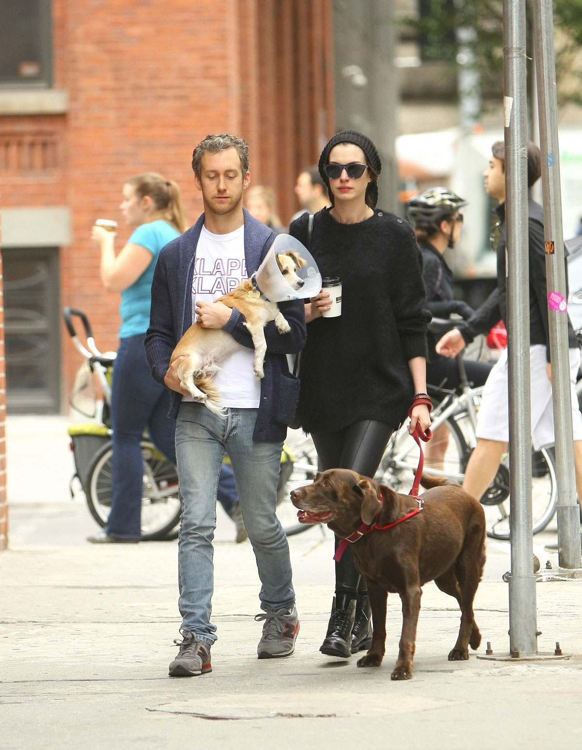 Anne Hathaway out in NYC