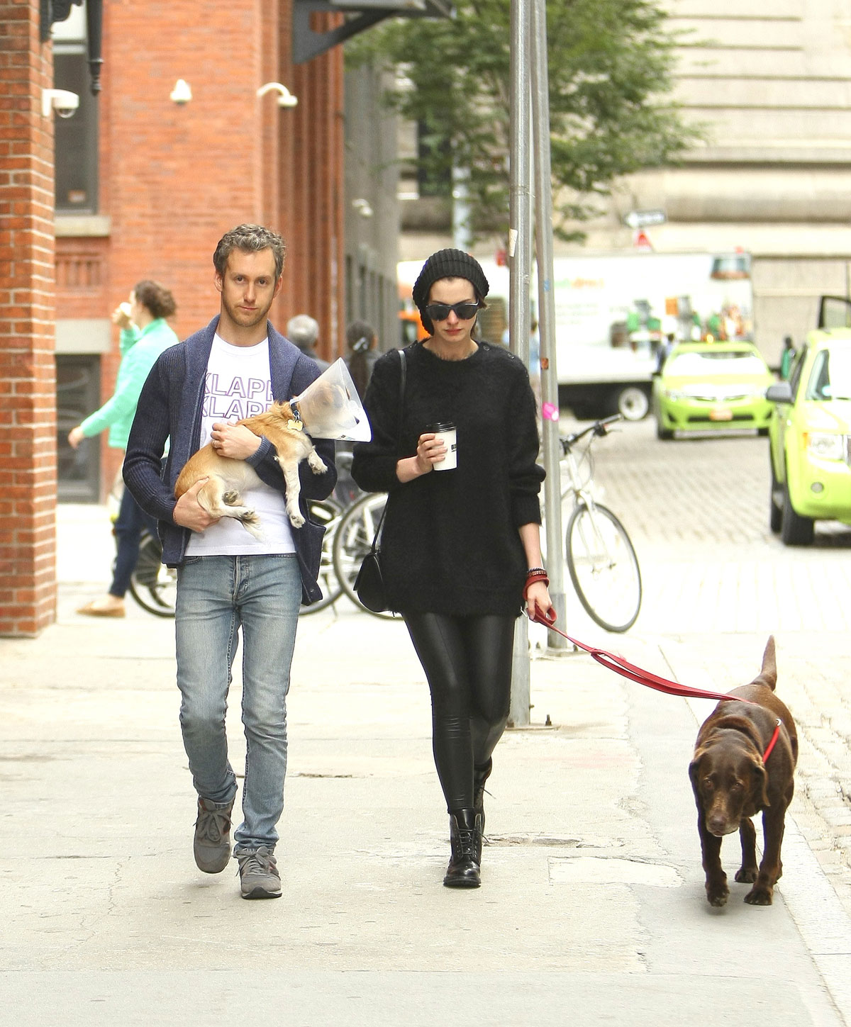 Anne Hathaway out in NYC