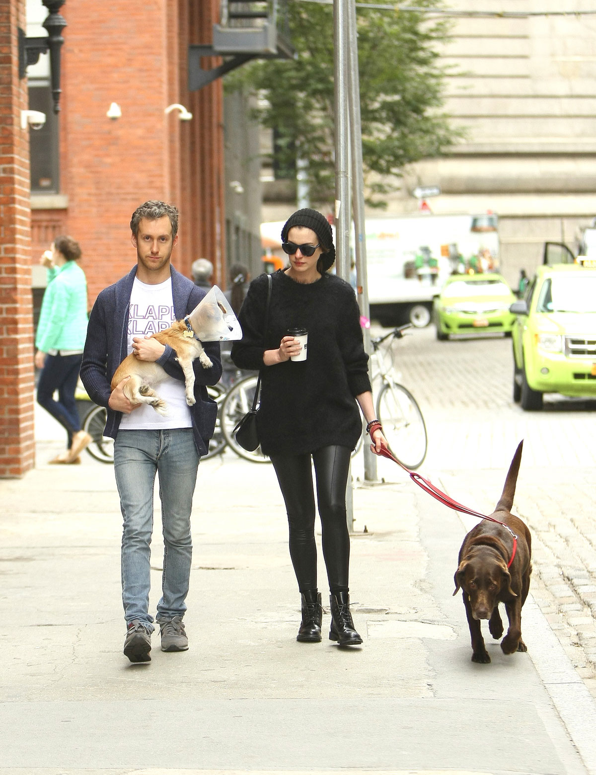 Anne Hathaway out in NYC