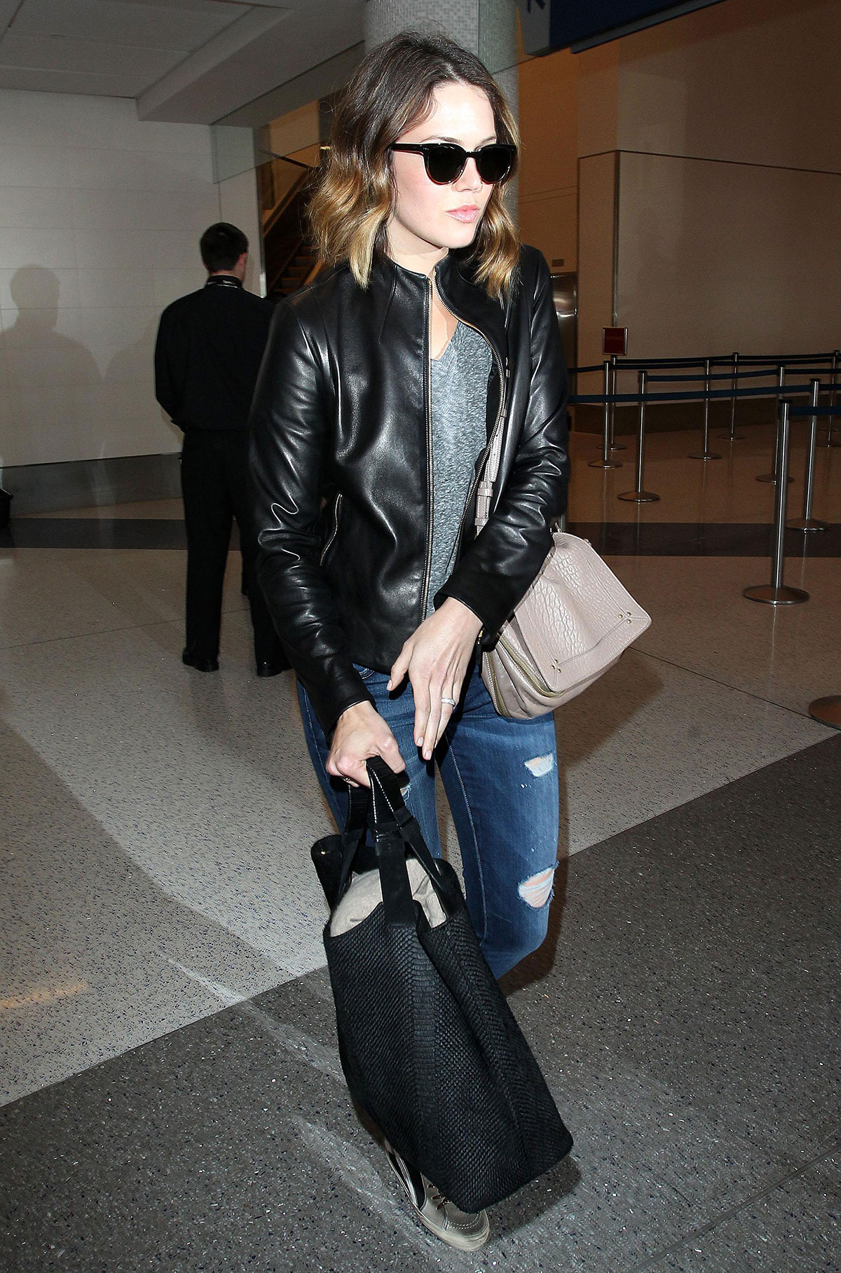 Mandy Moore arrives at the Los Angeles International Airport