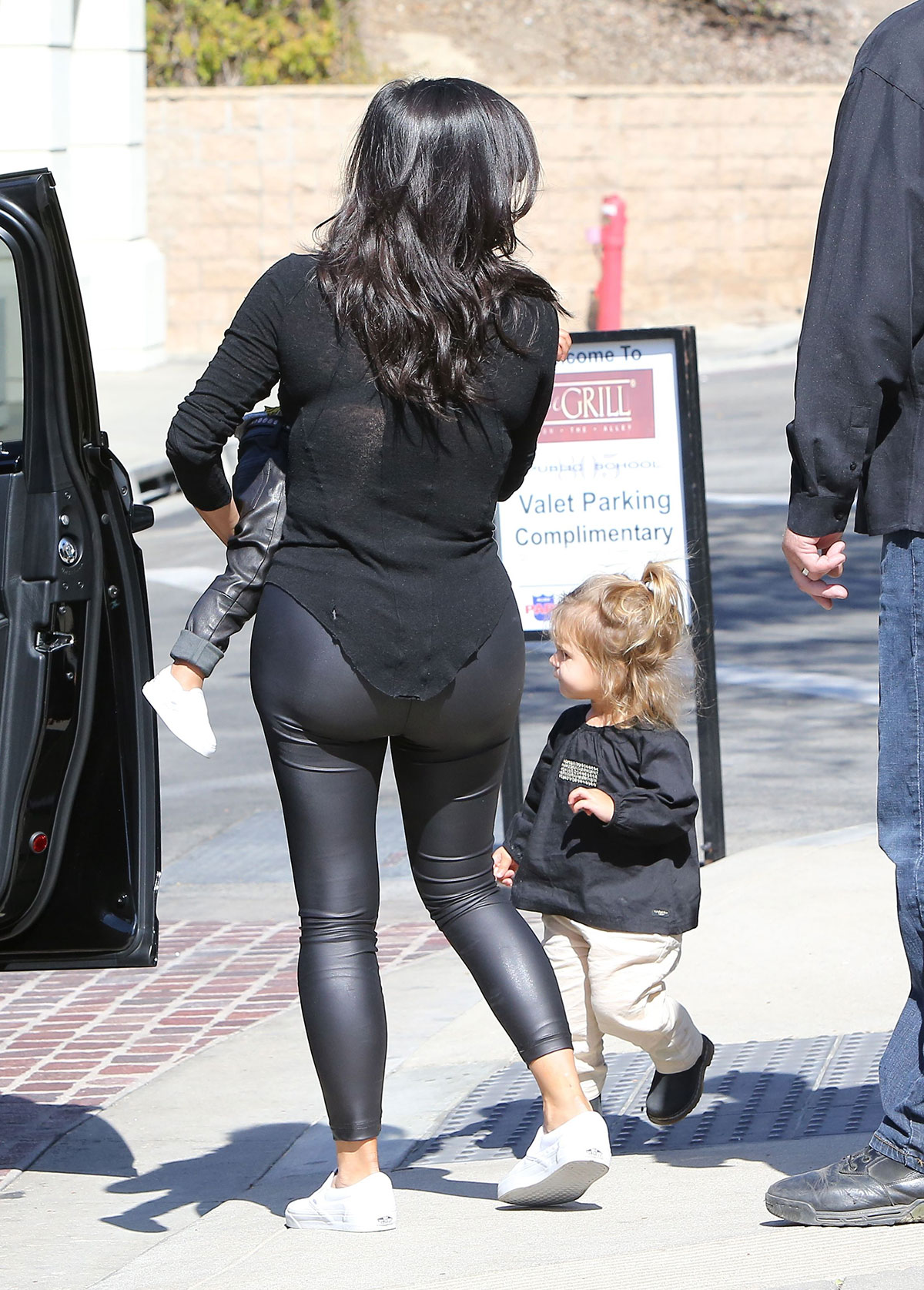 Kim Kardashian leaving The Grill in Calabasas