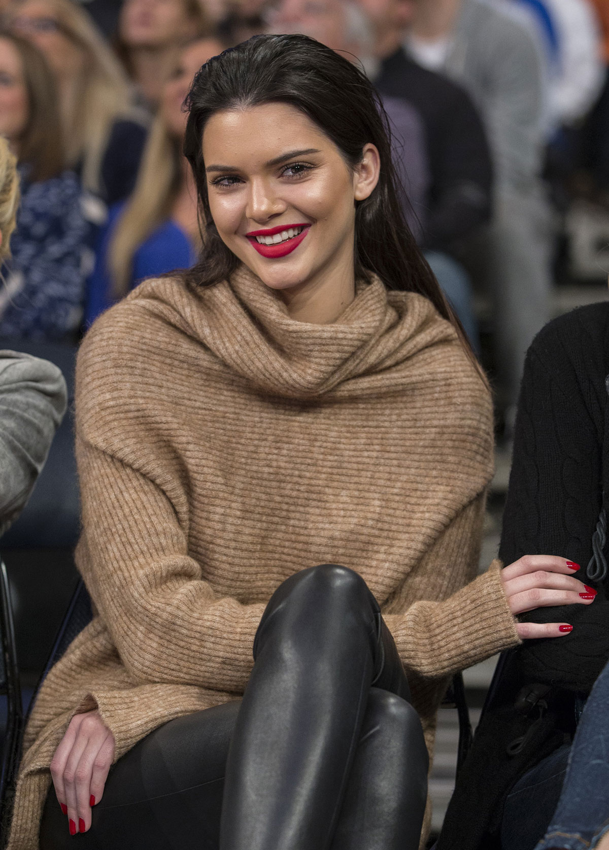 Kendall Jenner at the Knicks vs Wizards basketball game