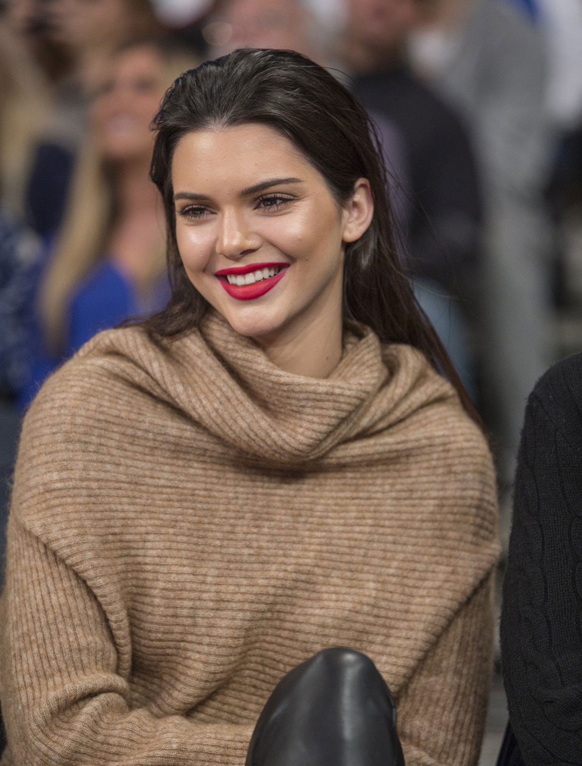 Kendall Jenner at the Knicks vs Wizards basketball game