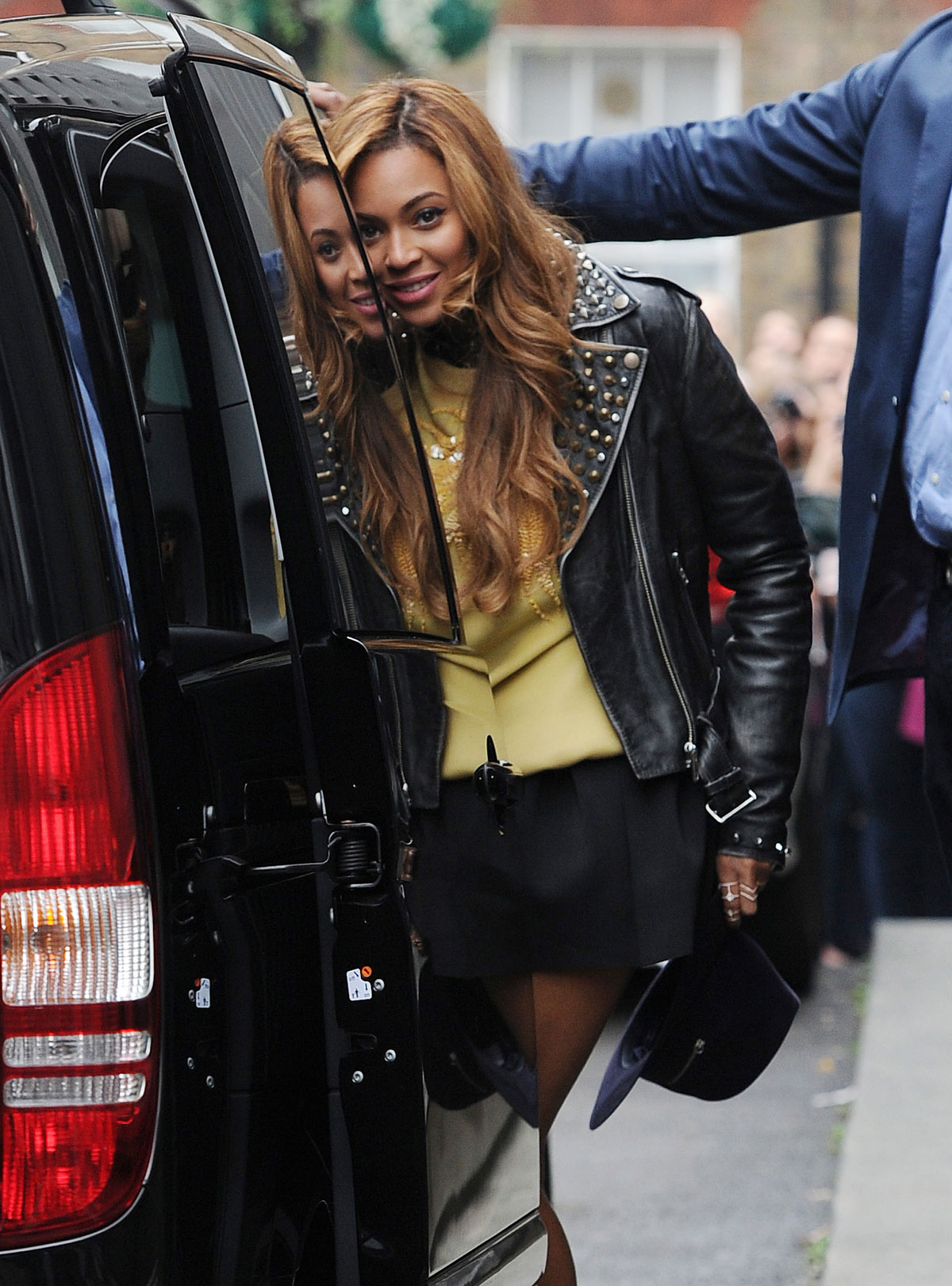 Beyonce leaving the BHS Headquarters