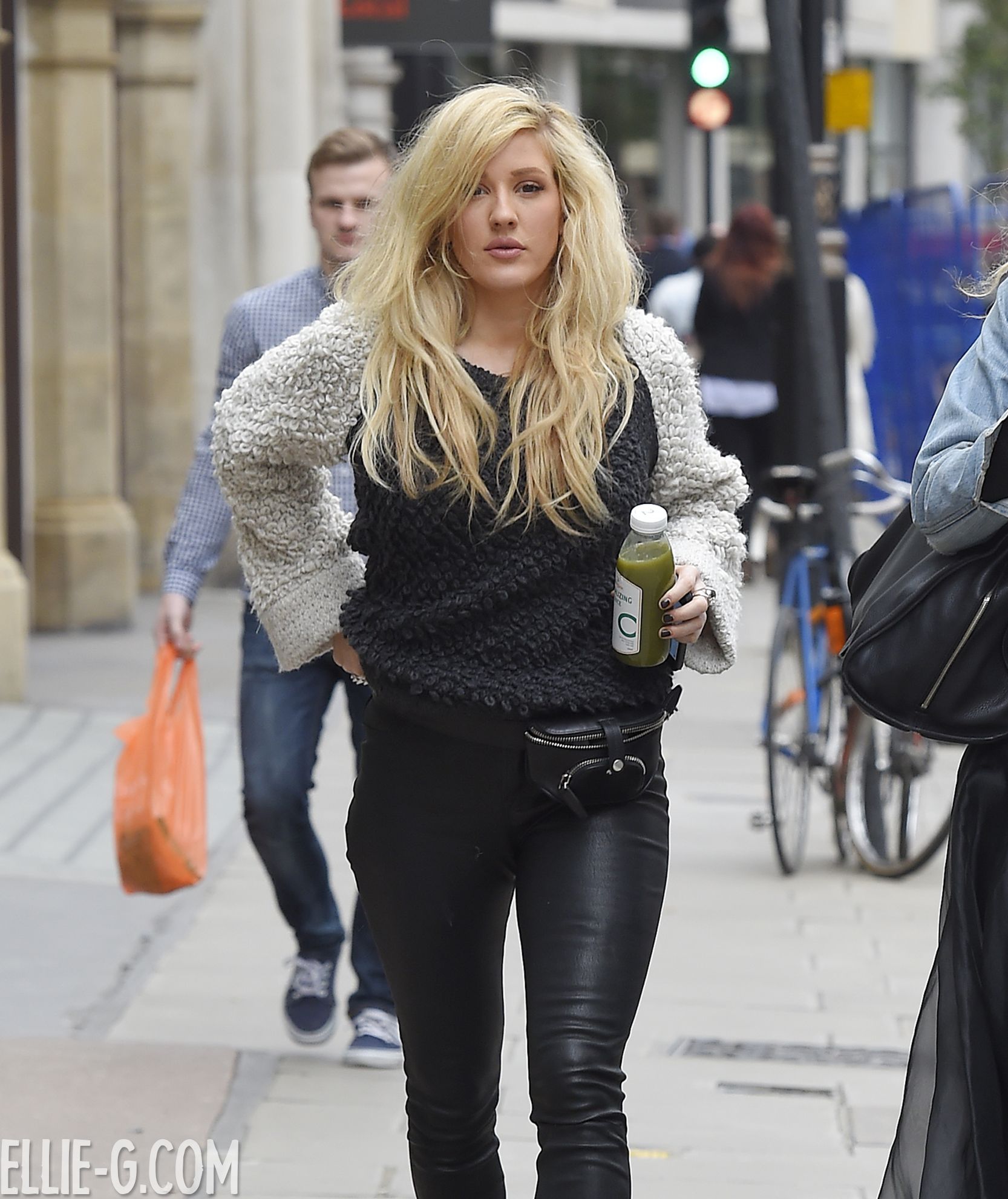 Ellie Goulding out to lunch with a friend