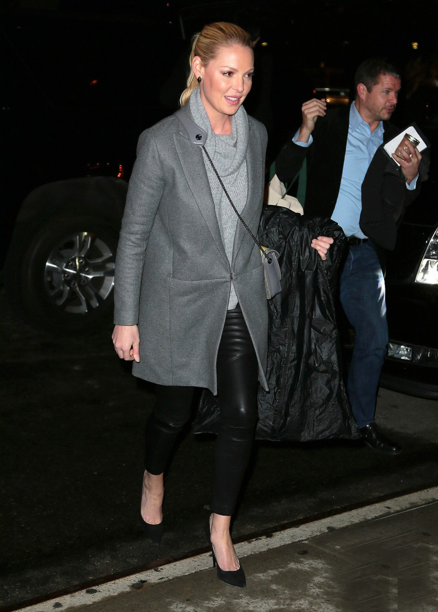 Katherine Heigl returns to her hotel in New York City