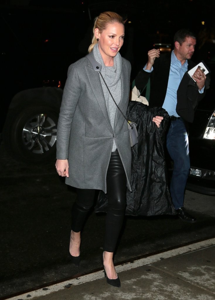 Katherine Heigl returns to her hotel in New York City