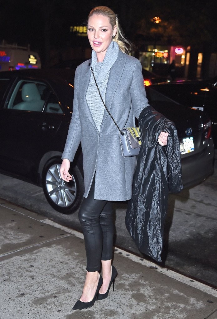Katherine Heigl returns to her hotel in New York City