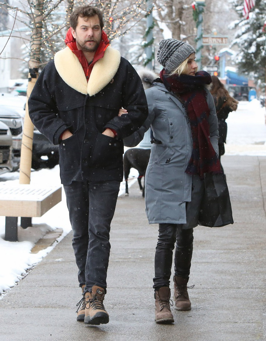 Diane Kruger strolls in Aspen