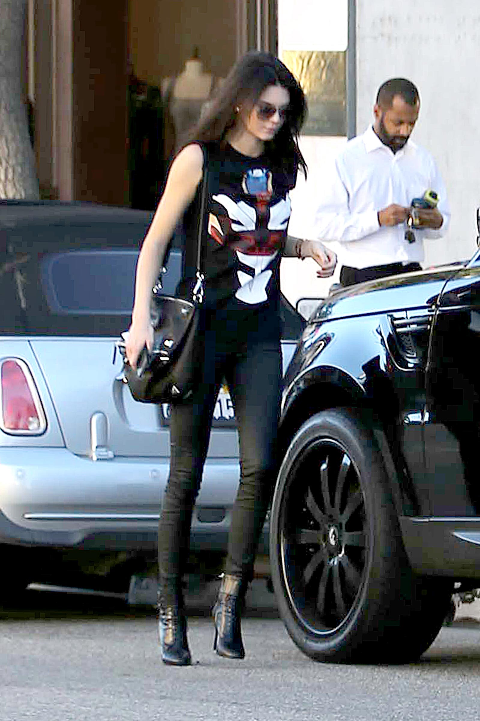 Kendall Jenner at Mulberry Street Pizzeria