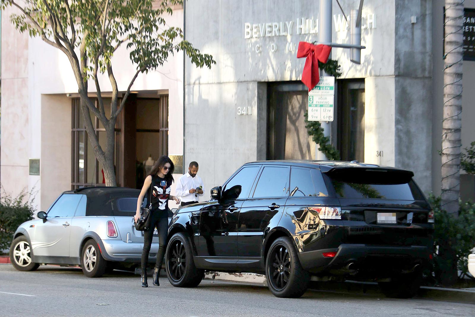 Kendall Jenner at Mulberry Street Pizzeria