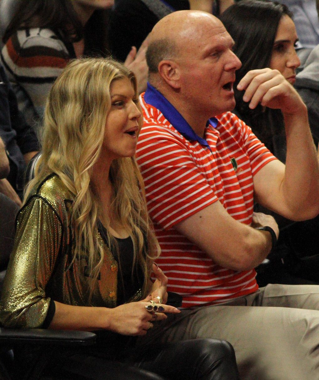 Fergie performs at the Los Angeles Lakers game at Staples Center