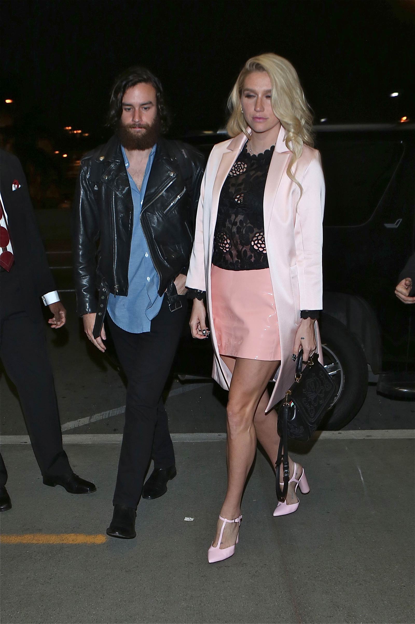 Kesha departing on a flight at LAX airport in Los Angeles