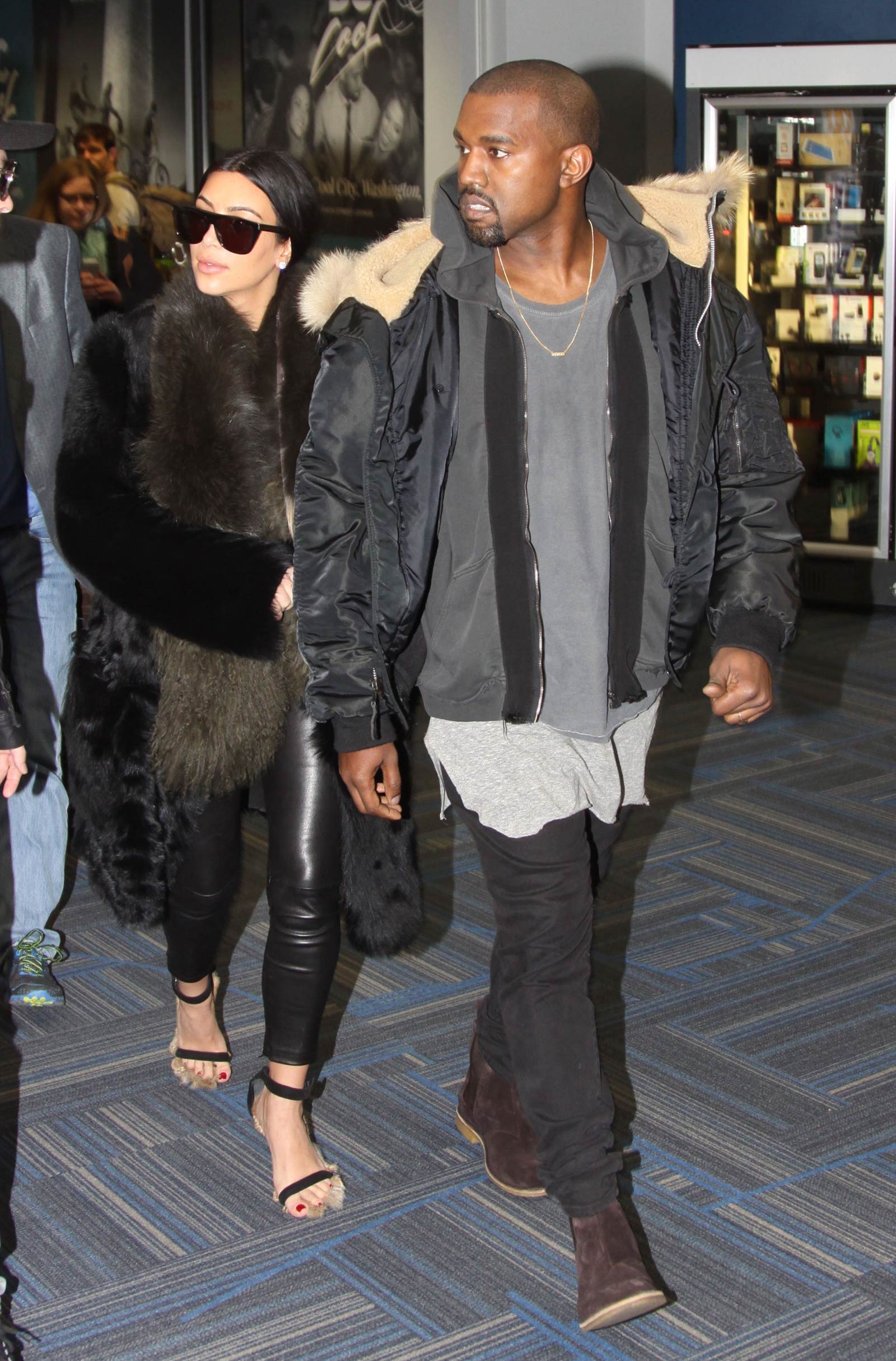 Kim Kardashian arriving at Washington Dulles International Airport