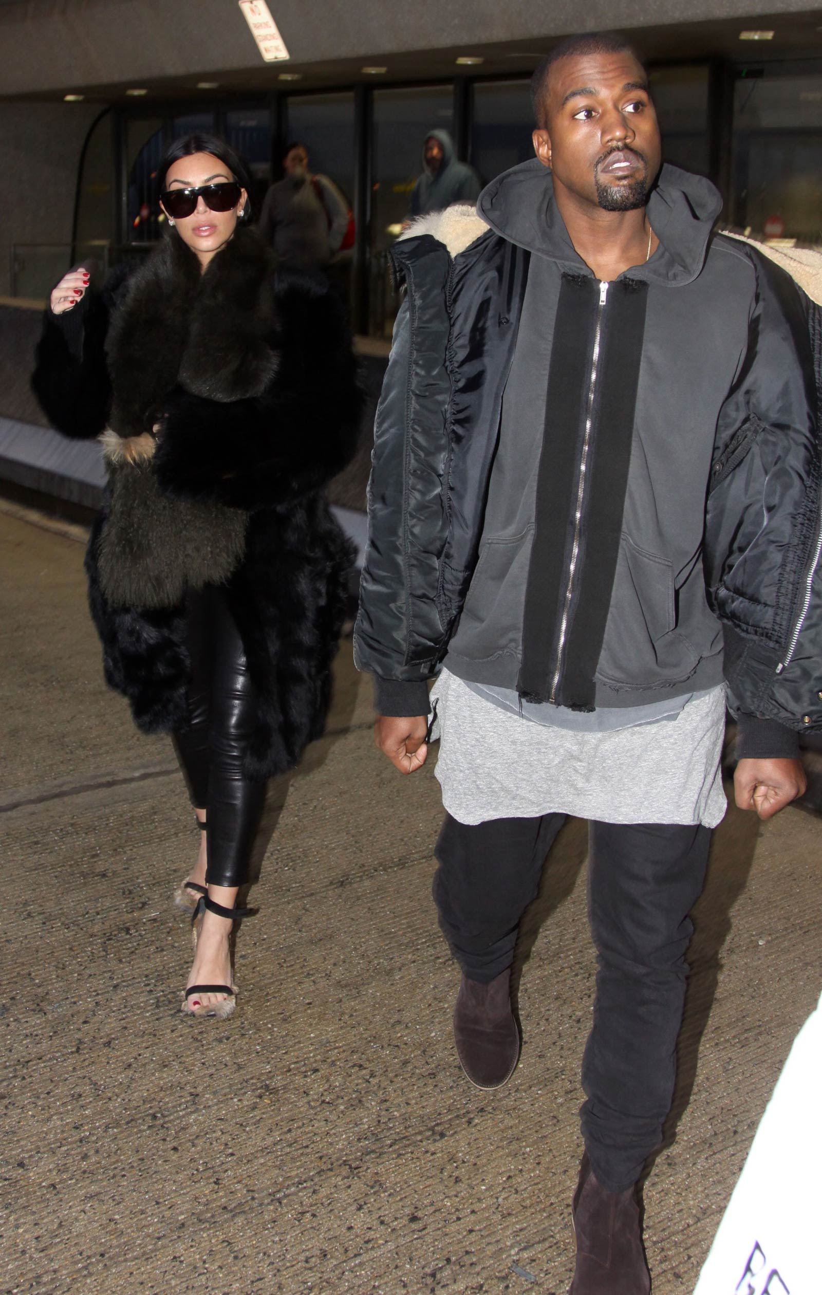 Kim Kardashian arriving at Washington Dulles International Airport